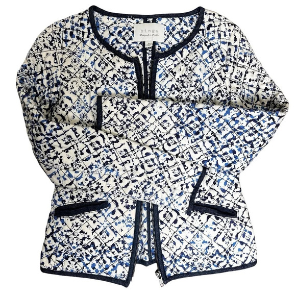 Gorgeous blue quilted jacket by Hinge size XS in like new condition​ - Picture 3 of 6